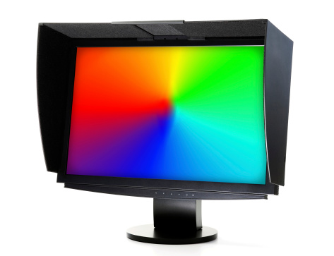 widescreen monitor for photo/video editing