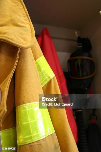 Photo libre de droit de Caserne De Pompiers Locker banque d'images et plus d'images libres de droit de Accident et désastre - Accident et désastre, Adulte, Beauté