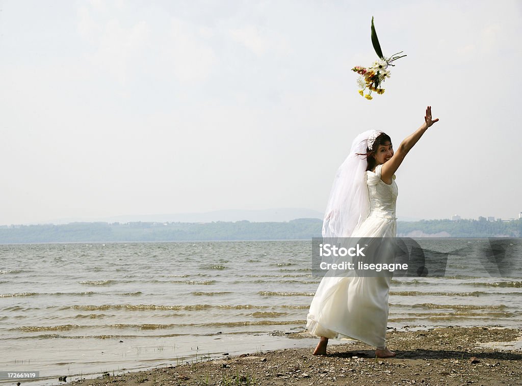 Jeter de bouquet de la mariée - Photo de Bouquet formel libre de droits