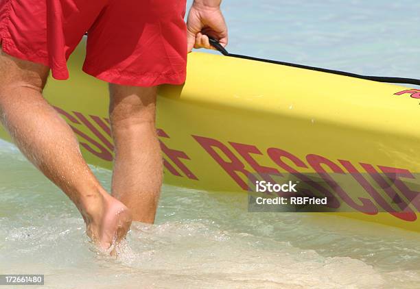 Ratownik - zdjęcia stockowe i więcej obrazów Ratunek - Ratunek, Surfing, Plaża