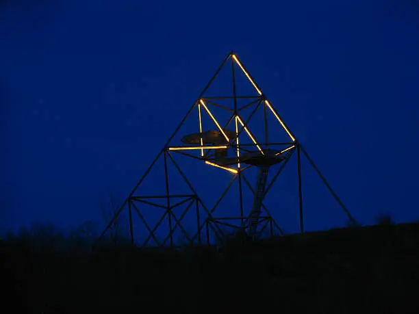 the terahedron in Bochum at night