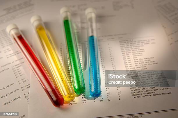Foto de Série De Laboratório e mais fotos de stock de Amarelo - Amarelo, Artigos de Vidro de Laboratório, Azul
