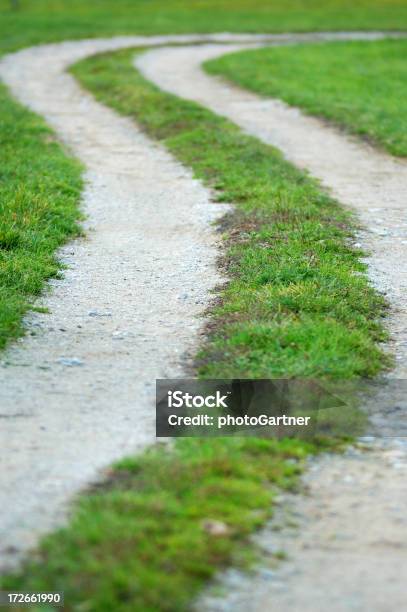 Sabbia Su Strada Di Campagna - Fotografie stock e altre immagini di Ambientazione esterna - Ambientazione esterna, Attività fisica, Bianco