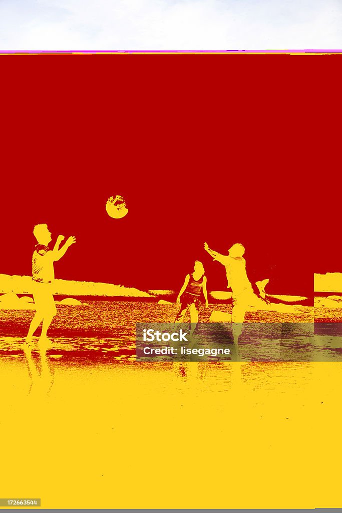 Amigos en la playa - Foto de stock de 20 a 29 años libre de derechos