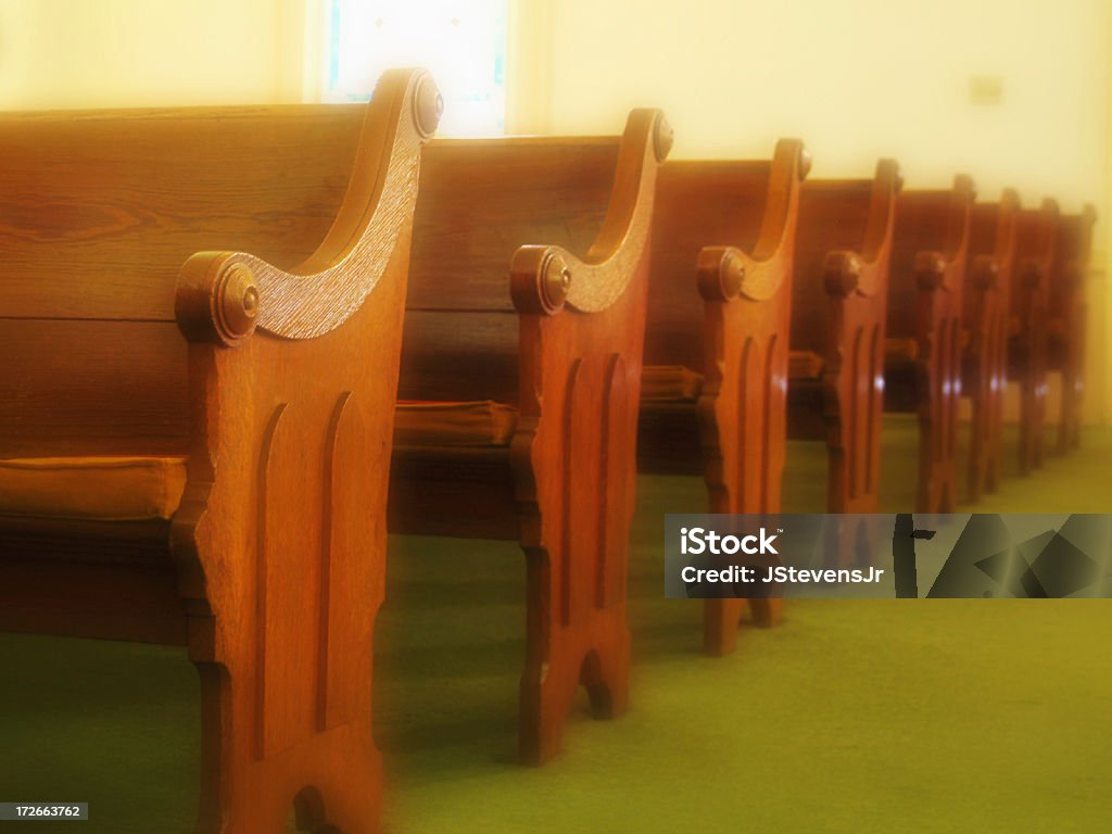 Church Pews - Royaltyfri Andlighet Bildbanksbilder