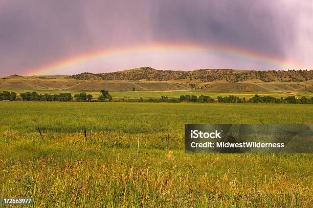 Rainbow — стоковые фотографии и другие картинки Без людей - Без людей, Буря, В стиле минимализма