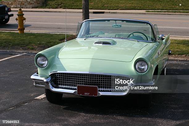 Velho Thunderbird - Fotografias de stock e mais imagens de Antigo - Antigo, 1950-1959, 1960-1969