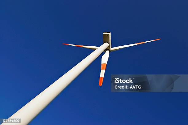 Windpower Foto de stock y más banco de imágenes de Aerogenerador - Aerogenerador, Alegre, Amistad