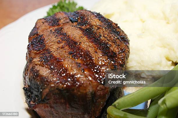 Foto de Filé e mais fotos de stock de Bife - Bife, Chamuscar, Batatas Prontas