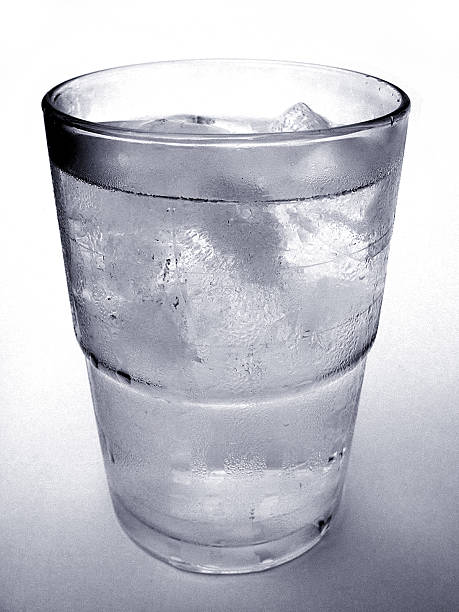 zimny szklanką wody i kondensacji - icewater glass food and drink water zdjęcia i obrazy z banku zdjęć