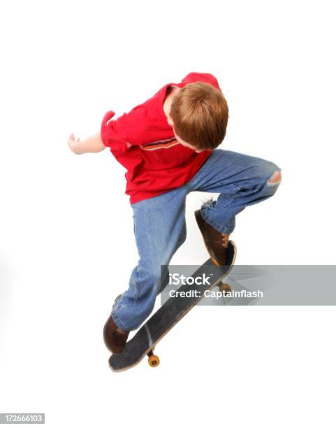 Monopatín Acrobacia Foto de stock y más banco de imágenes de Actividad - Actividad, Adolescencia, Adolescente