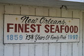 seafood-market-schild-retro.jpg?b=1&s=170x170&k=20&c=nK6eolQ-76xIV9kepkmFgoY1N2GOslC1ulSE0VA0et0=
