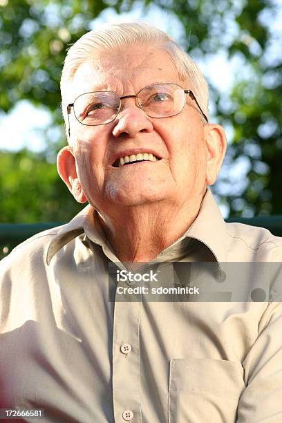 Photo libre de droit de Senior Série Journée Ensoleillée banque d'images et plus d'images libres de droit de Adulte - Adulte, Bonheur, Cheveux