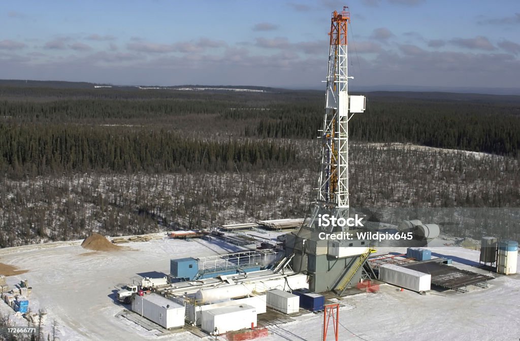 Plataforma de Perfuração de Petróleo no Inverno - Royalty-free Combustíveis e Geração de Energia Foto de stock