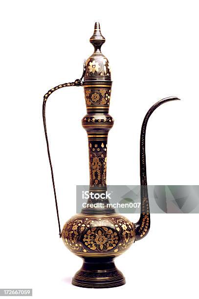 Artefactos Aislado Árabe Teapot Foto de stock y más banco de imágenes de Arabia - Arabia, Escritura Árabe, Té - Bebida caliente