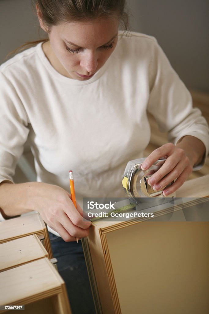 Construcción de armarios de diseño exclusivo - Foto de stock de Adulto libre de derechos