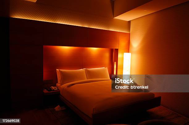 Echten Luxushotelzimmer Bei Nacht Stockfoto und mehr Bilder von Motel - Motel, Schlafzimmer, Luxus