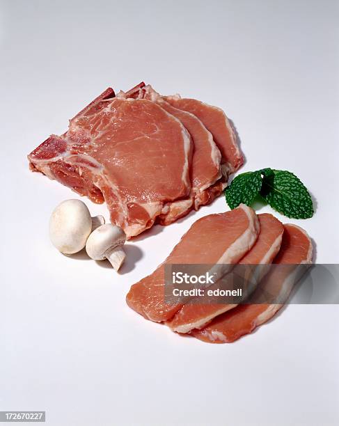 Foto de Raw Costeletas De Porco e mais fotos de stock de Alimento básico - Alimento básico, Carne, Carne de Porco