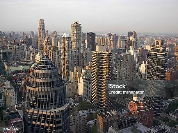 Foto de Midtown Uptown De Manhattan e mais fotos de stock de Arranha-céu - Arranha-céu, Centro de Manhattan, Cidade