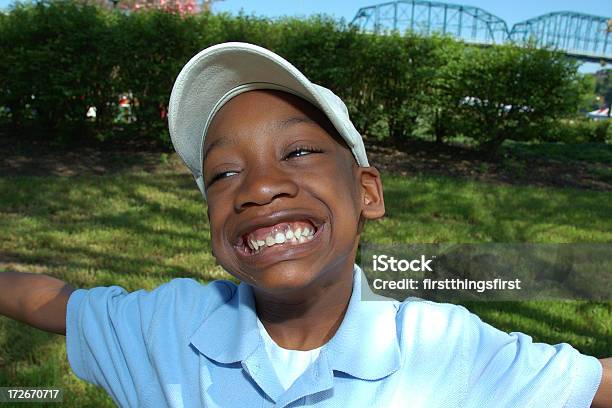 Sorriso Sorriso - Fotografie stock e altre immagini di Adolescente - Adolescente, Bambini maschi, Bambino