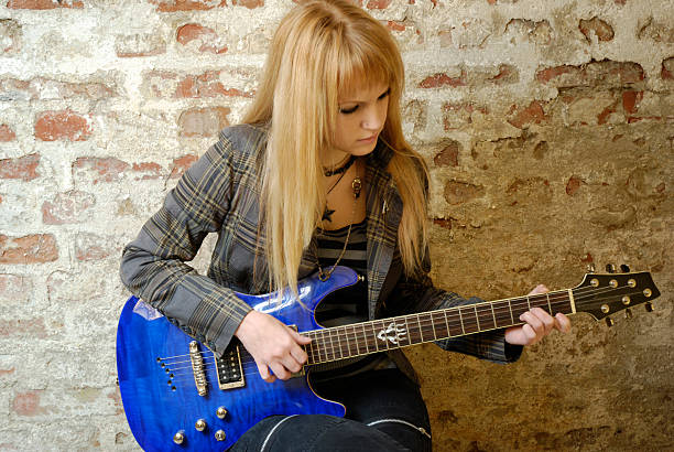 istock girl musican 172671128