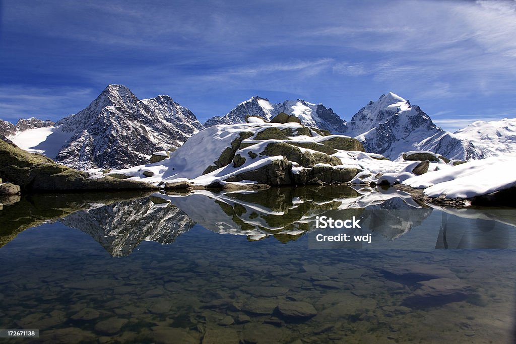 Montagnes recouvertes de miroirs - Photo de Piz Bernina libre de droits