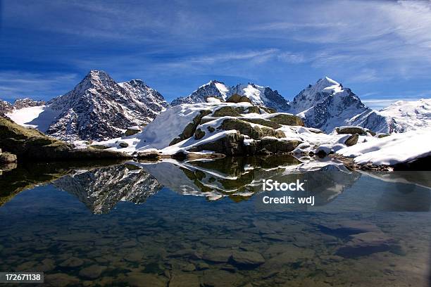 Photo libre de droit de Montagnes Recouvertes De Miroirs banque d'images et plus d'images libres de droit de Piz Bernina - Piz Bernina, Alpes européennes, Alpes suisses