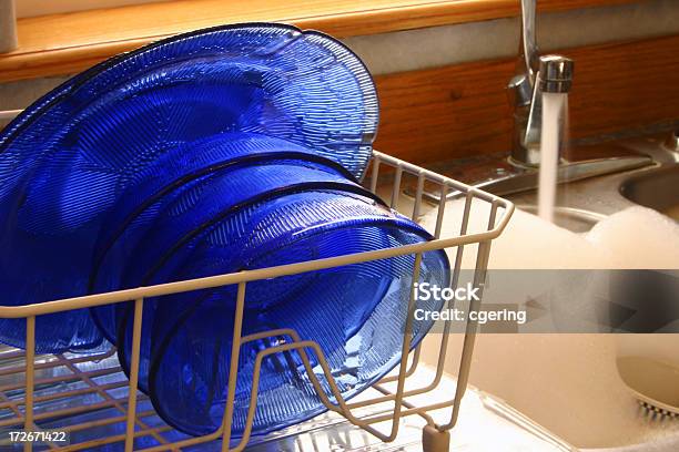 Lavar Louça - Fotografias de stock e mais imagens de Azul - Azul, Banca, Bolha - Estrutura Física