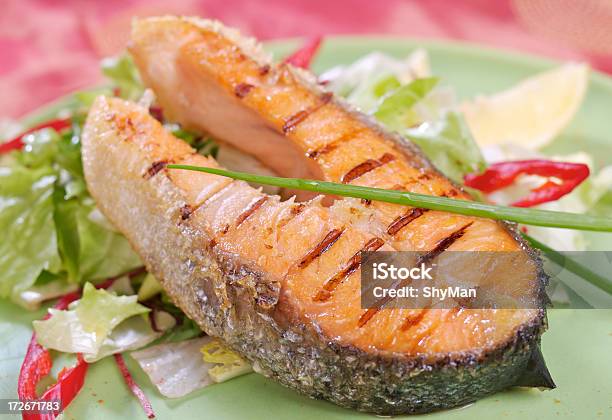 Köstlichen Gegrillten Lachs Stockfoto und mehr Bilder von Duftend - Duftend, Fisch, Fische und Meeresfrüchte