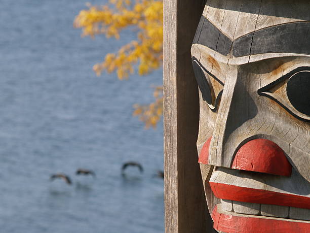 istock Totem and Canadian geese 172672159