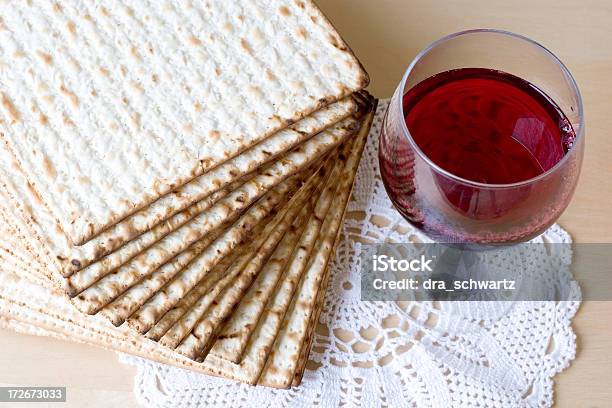 Celebration Of 유월절식 마짜 빵에 대한 스톡 사진 및 기타 이미지 - 마짜 빵, 와인, 빵