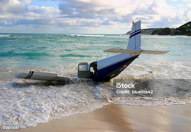 Aviones No Flotador Foto de stock y más banco de imágenes de Accidente aéreo - Accidente aéreo, Agua, Mar