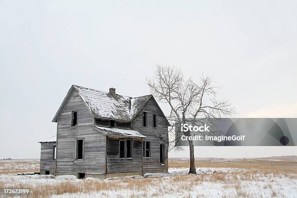 Assombrado Casa - Fotografias de stock e mais imagens de Abandonado - Abandonado, Acabado, Alberta