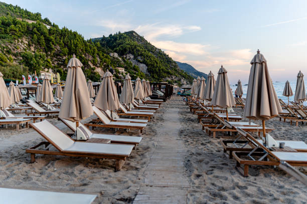 istock Sun, shade, and stony retreats 1726735259