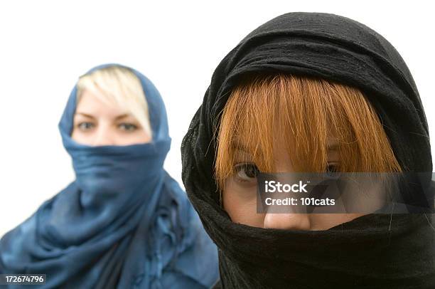 イスラム教徒の女性 - 2人のストックフォトや画像を多数ご用意 - 2人, アラビア風, カットアウト
