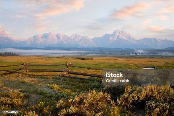 Photo libre de droit de Grand Tetons Éclat banque d'images et plus d'images libres de droit de Aube - Aube, Beauté de la nature, Chaîne de montagnes