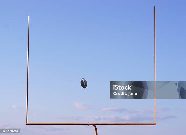 Gol De Campo Foto de stock y más banco de imágenes de Bolardo - Bolardo, Fútbol americano, Fútbol americano - Pelota