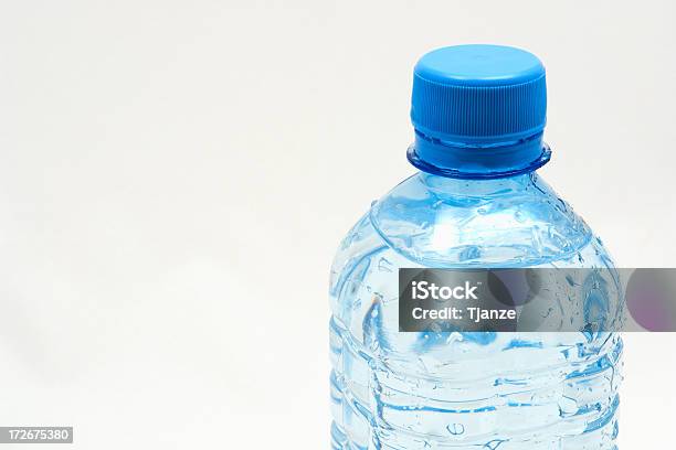 Bottiglia Dacqua - Fotografie stock e altre immagini di Acqua - Acqua, Acqua potabile, Alimentazione sana
