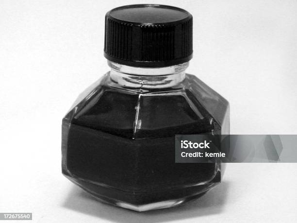 Black Ink Stockfoto und mehr Bilder von Dunkel - Dunkel, Eingießen, Flasche