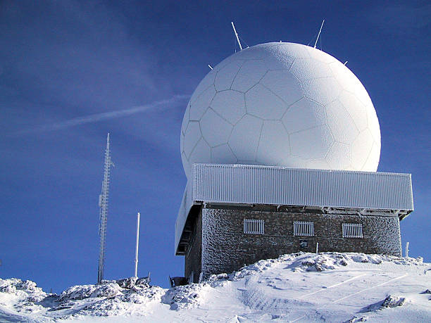 istock a radar in the snow 172675693