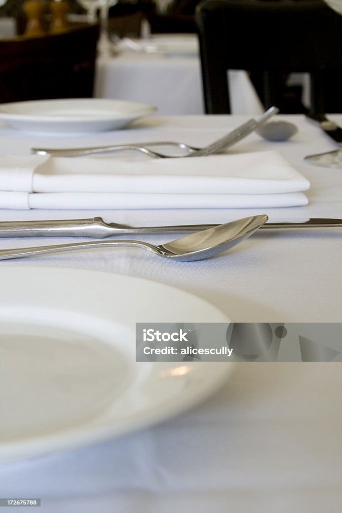 Restaurant-Tisch-Anordnung - Lizenzfrei Bild-Ambiente Stock-Foto