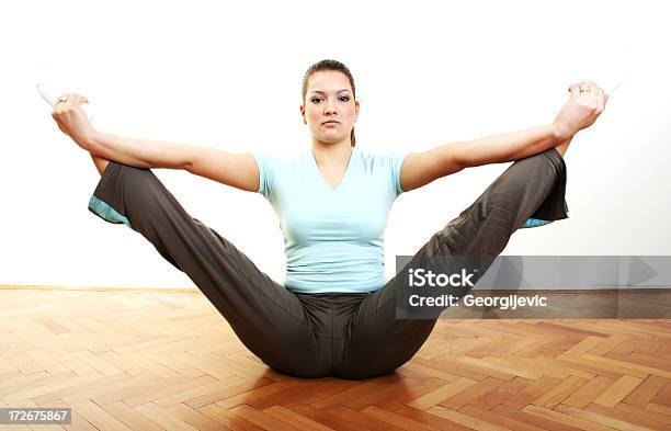 Fitness Kobieta - zdjęcia stockowe i więcej obrazów Aktywny tryb życia - Aktywny tryb życia, Ciało ludzkie, Czynność