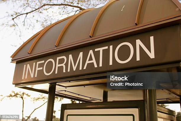 Info Stand - Fotografie stock e altre immagini di Ufficio informazioni - Ufficio informazioni, Arrangiare, Competenza