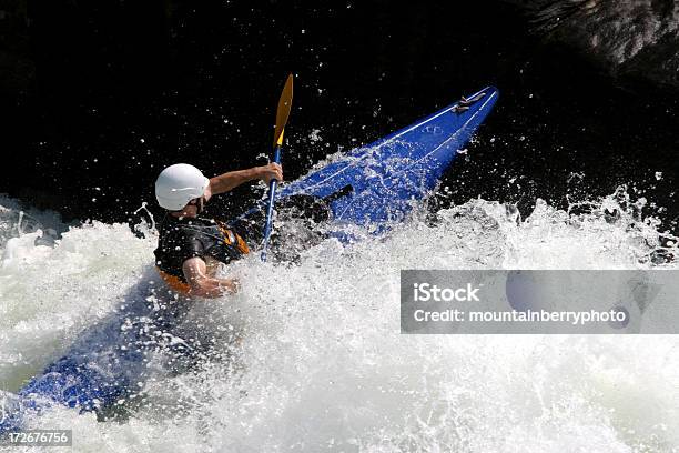 Foto de Salto e mais fotos de stock de Atividades ao Ar Livre - Atividades ao Ar Livre, Caiaque - Barco a remo, Caiaque - Canoagem e Caiaque