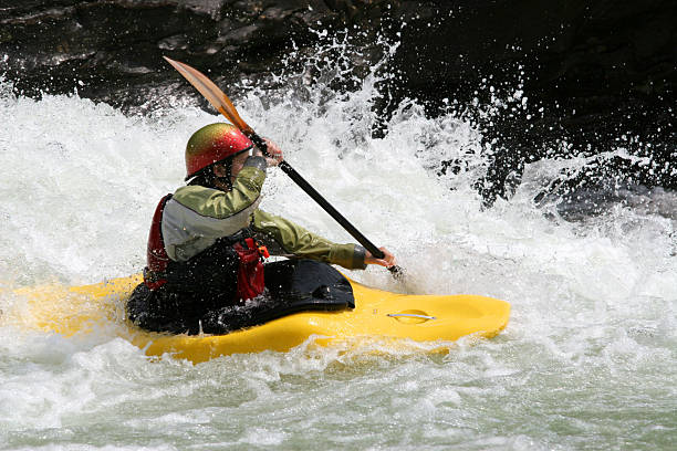 pleasure 보트타기 - white water atlanta kayak rapid kayaking 뉴스 사진 이미지