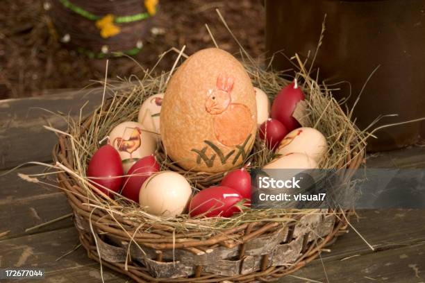 Wielkanoc Wystrój Nest - zdjęcia stockowe i więcej obrazów Dekoracja - Dekoracja, Farba, Fotografika