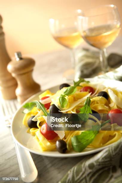 Italiano Imagens Tagliatelle Vegetariana - Fotografias de stock e mais imagens de Alimentação Saudável - Alimentação Saudável, Azeitona, Comida