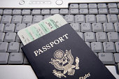 reisedokumente-auf-laptop-tastatur.jpg?b=1&s=170x170&k=20&c=b-rGnNJydVnjz1l9xjWyy_3xcCu_QyHCqJcELqEAI0g=