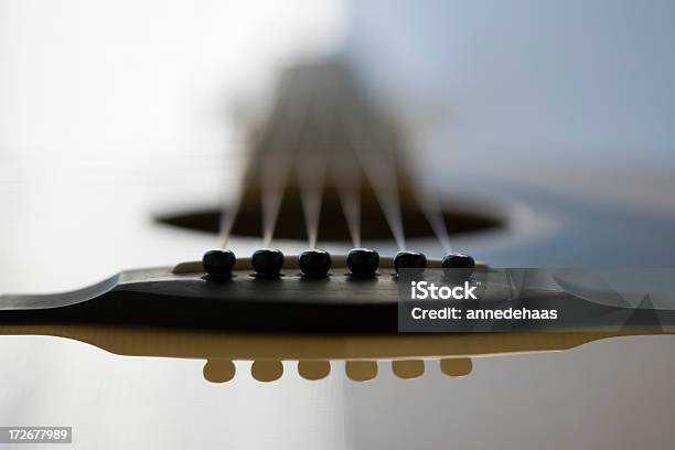 Chitarra Acustica Dettaglio - Fotografie stock e altre immagini di Chitarra - Chitarra, Pirolo, Arte