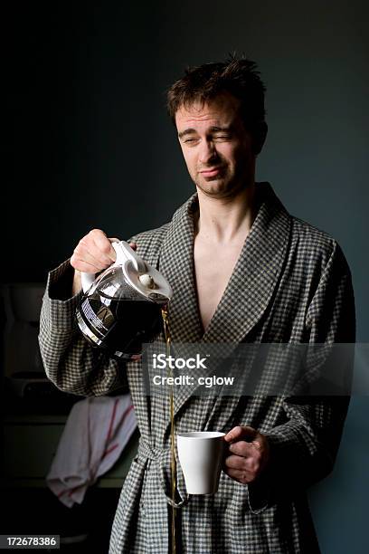 Tazza Di Mattina - Fotografie stock e altre immagini di A petto nudo - A petto nudo, Adulto, Barba incolta